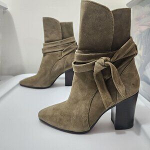 Banana Republic Canton Olive Suede Side Tie Chunky Block Heel Casual Boots
